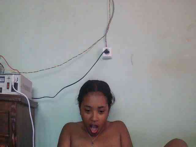 TriciaBella webcam