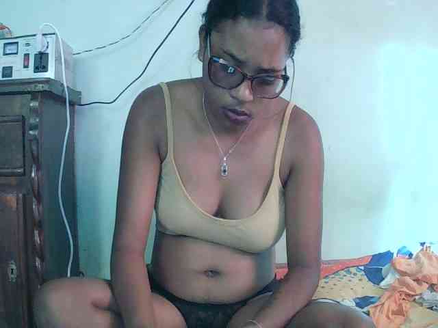 TriciaBella webcam