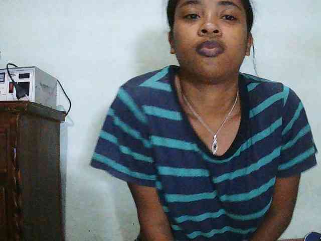 TriciaBella webcam