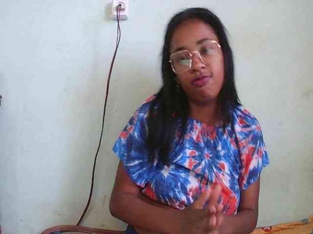 TriciaBella webcam