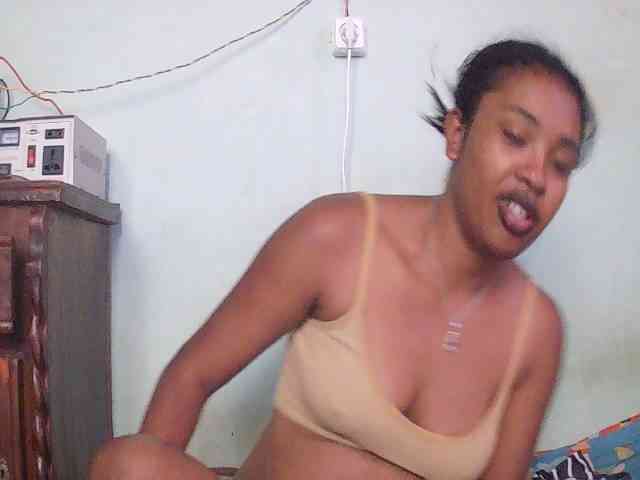 TriciaBella webcam