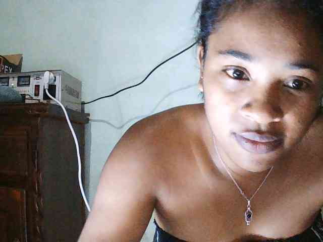 TriciaBella webcam