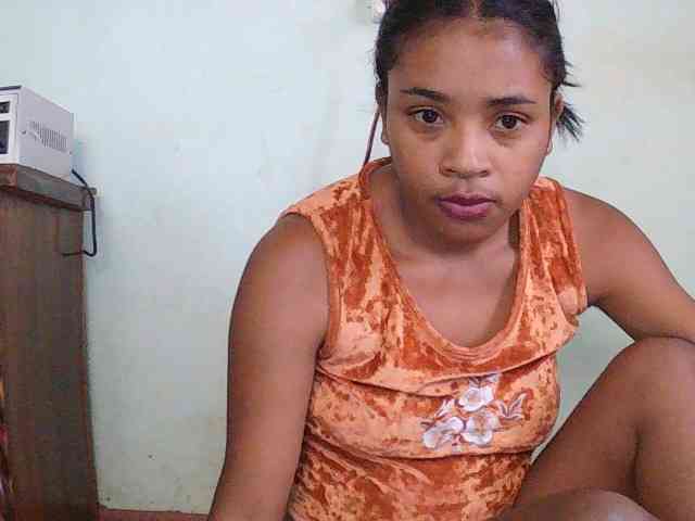 TriciaBella webcam