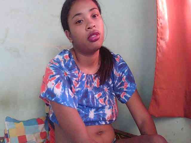 TriciaBella webcam