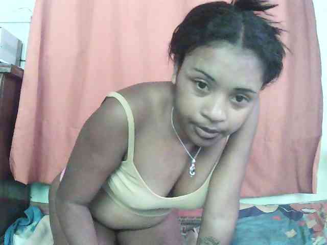 TriciaBella webcam
