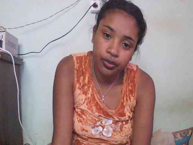 TriciaBella webcam