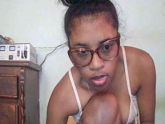 TriciaBella webcam