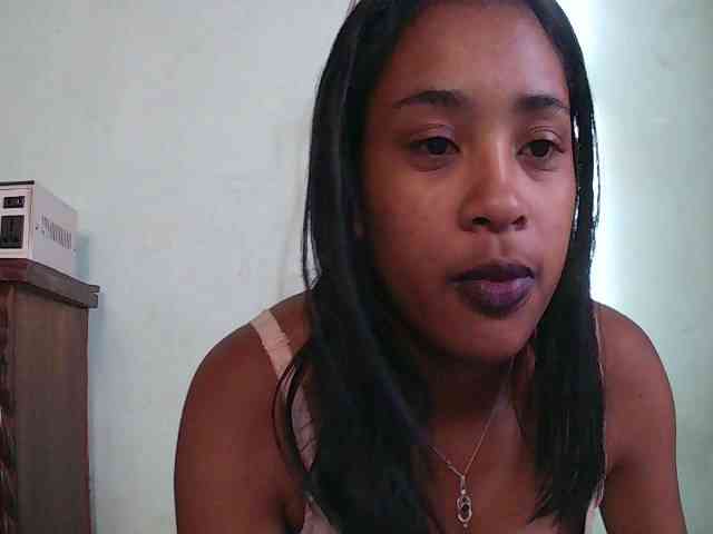 TriciaBella webcam