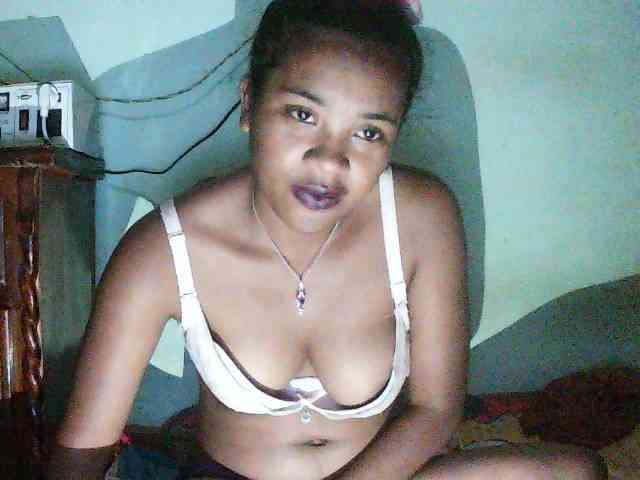 TriciaBella webcam