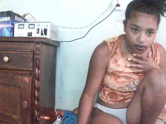 TriciaBella webcam