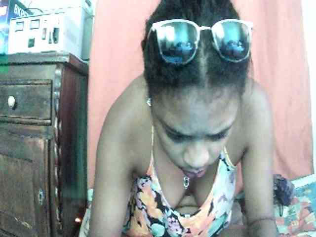 TriciaBella webcam