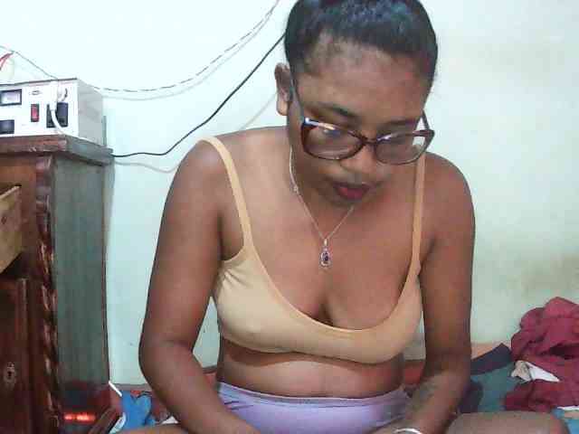 TriciaBella webcam