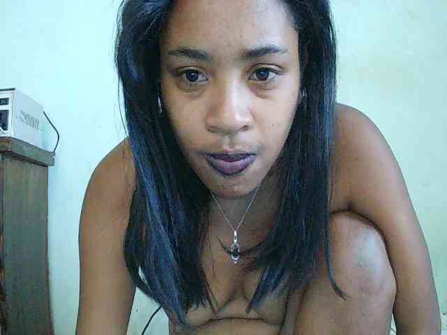 TriciaBella webcam