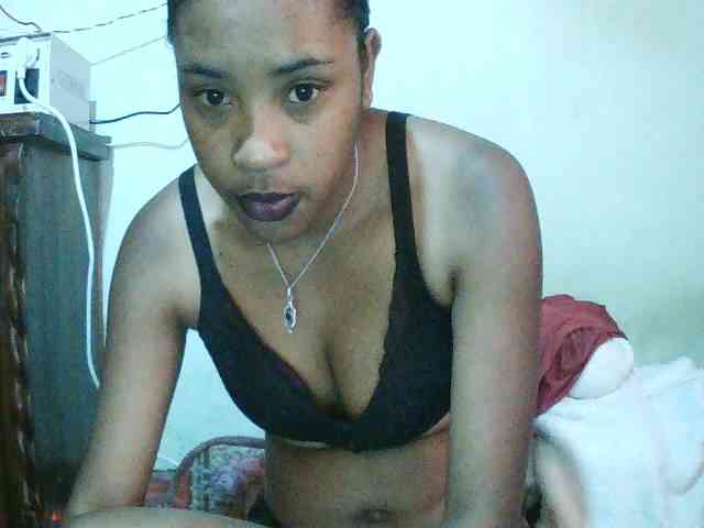 TriciaBella webcam