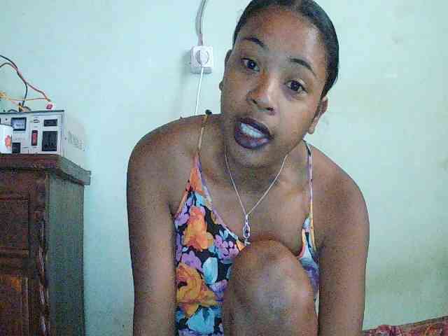 TriciaBella webcam