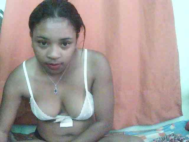 TriciaBella webcam