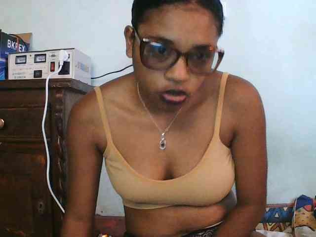 TriciaBella webcam