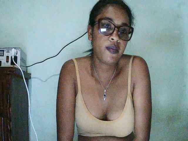TriciaBella webcam