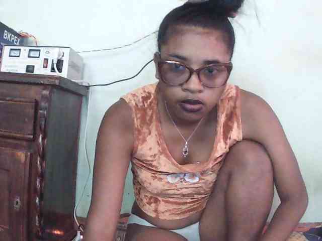 TriciaBella webcam