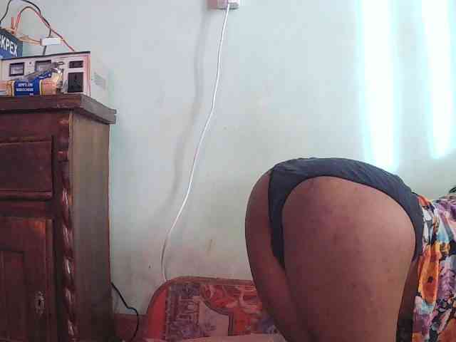 TriciaBella webcam