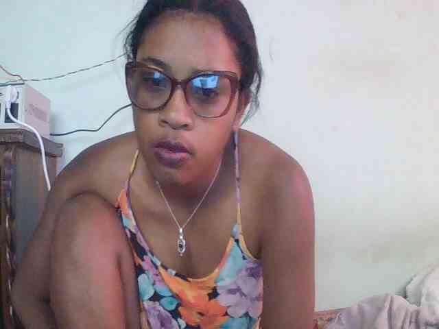 TriciaBella webcam