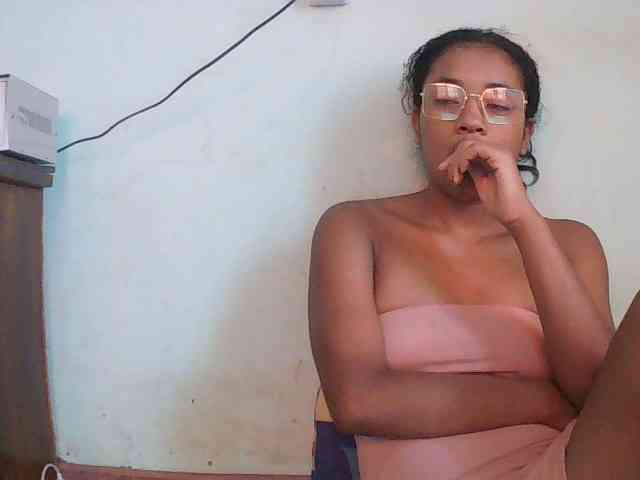 TriciaBella webcam