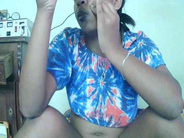 TriciaBella webcam