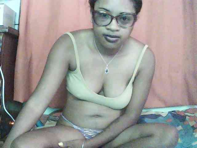 Modèle: TriciaBella