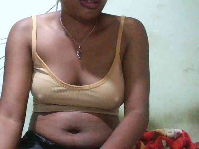 TriciaBella webcam