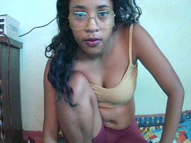 TriciaBella webcam