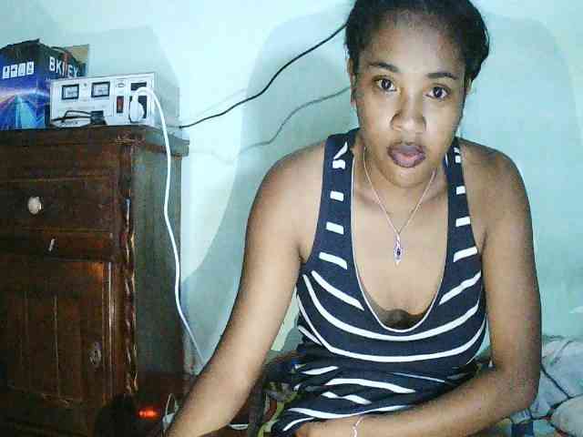 TriciaBella webcam