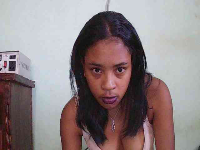TriciaBella webcam