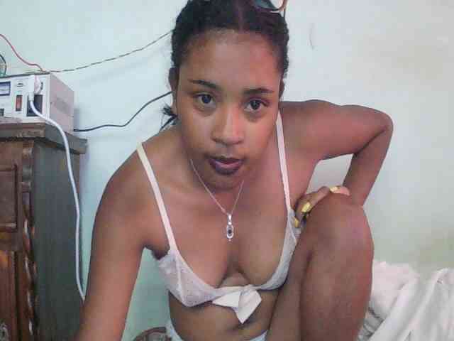 TriciaBella webcam