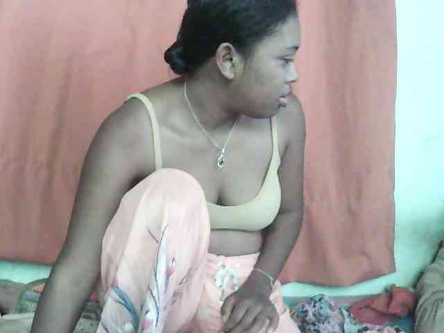 TriciaBella webcam