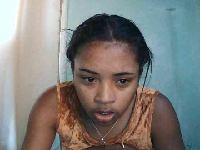 TriciaBella webcam