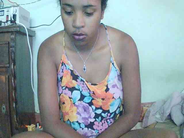 TriciaBella webcam