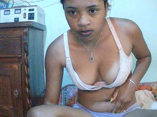 TriciaBella webcam