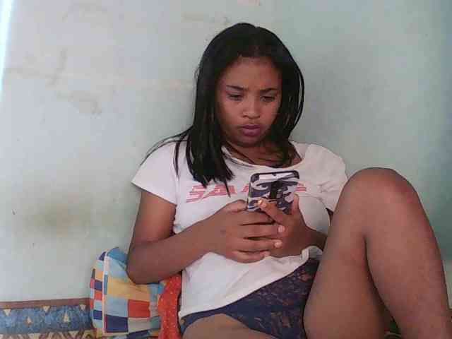 TriciaBella webcam