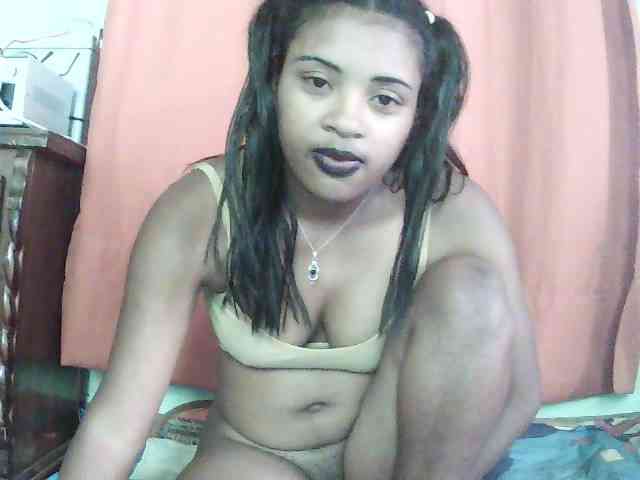 TriciaBella webcam