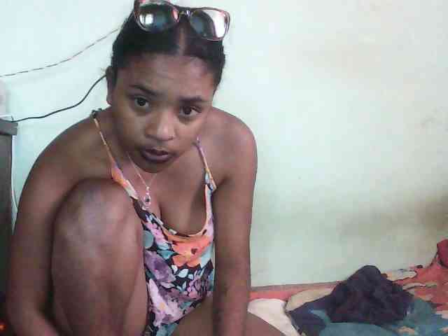TriciaBella webcam