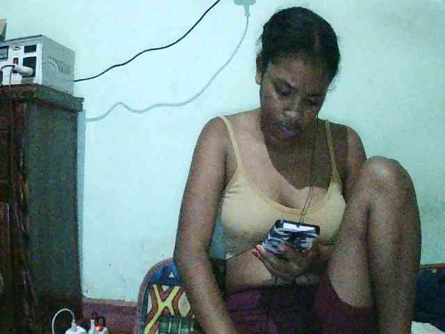 TriciaBella webcam