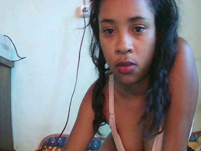 TriciaBella webcam