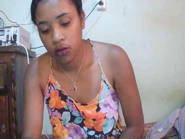 TriciaBella webcam