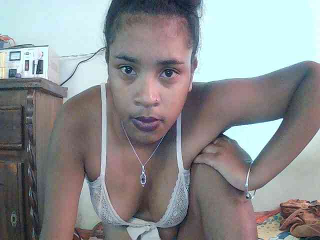 TriciaBella webcam