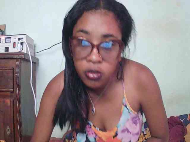 TriciaBella webcam