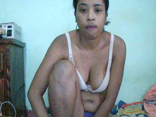TriciaBella webcam