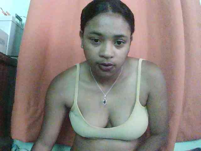 Modèle: TriciaBella