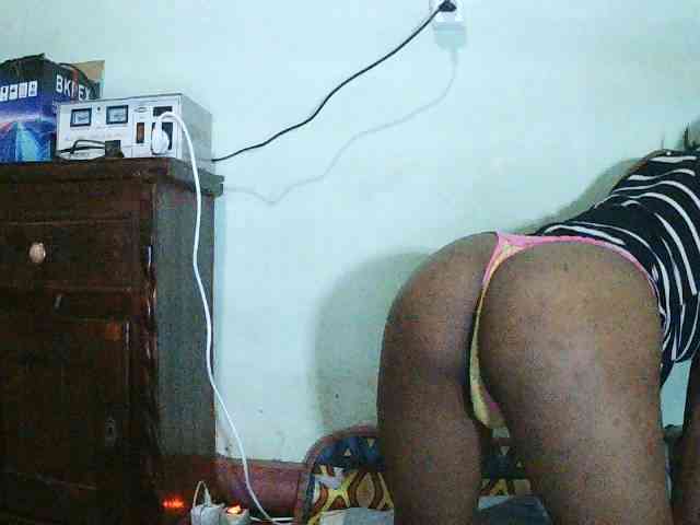 TriciaBella webcam