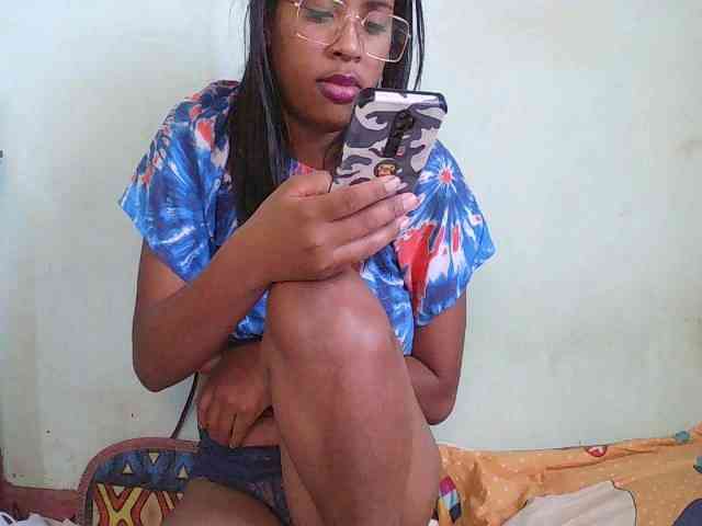 TriciaBella webcam