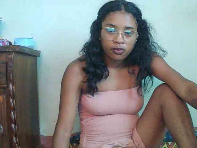TriciaBella webcam
